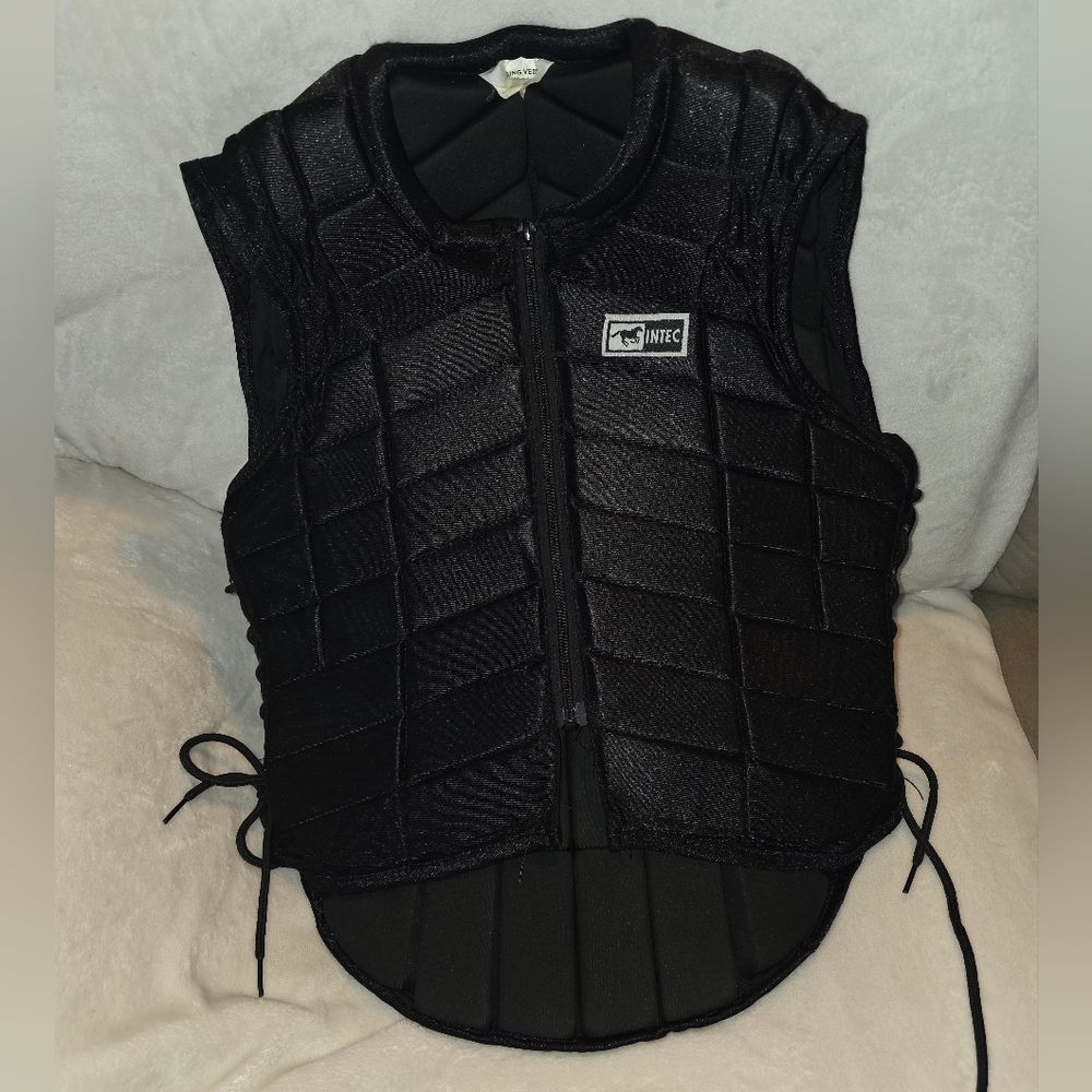 Black Riding Vest - Picture 2 of 10
